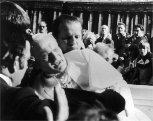 Vaticano, 13 maggio 1981: attentato a Giovanni Paolo II.