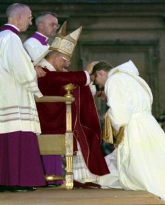 Ordinazione sacerdotale di Tomas Tyn per le mani di Paolo VI (29-VI-1975).